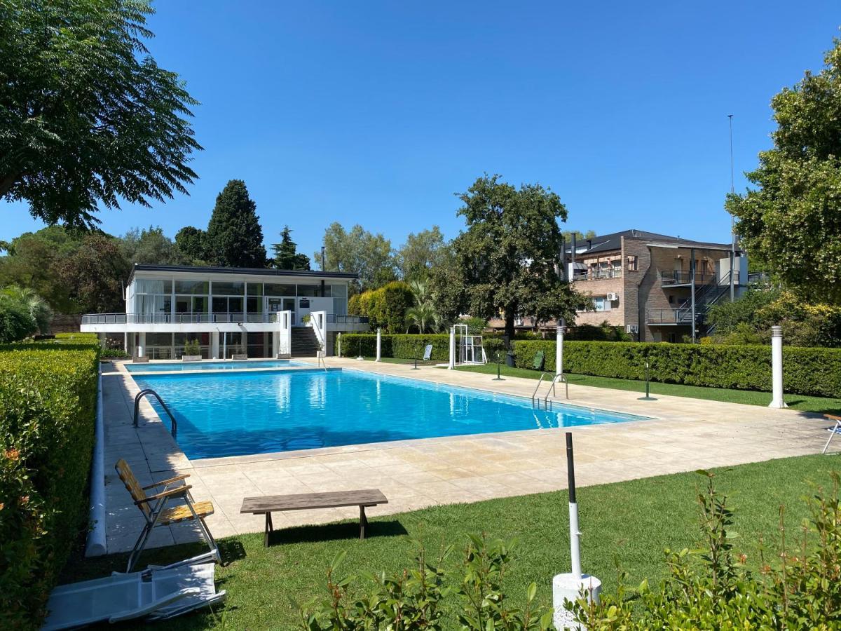 Apartamento En Country Pilar Piscina Parrilla Propia Hasta 4 Personas Екстер'єр фото
